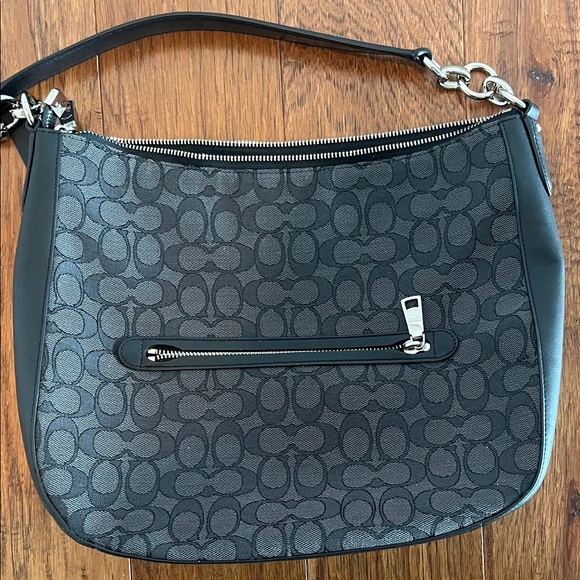 Coach Black Shoulder Bag Excellent Condition - Picture 2 of 4